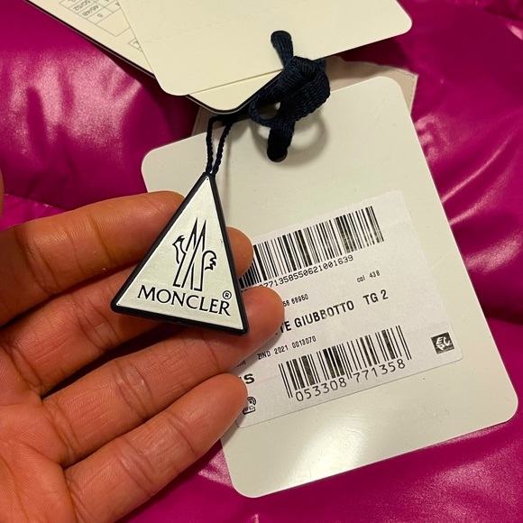 NWT Women’s Medium Moncler Bardanette Hooded Quilted Shell Down Jacket In Red - Picture 7 of 16